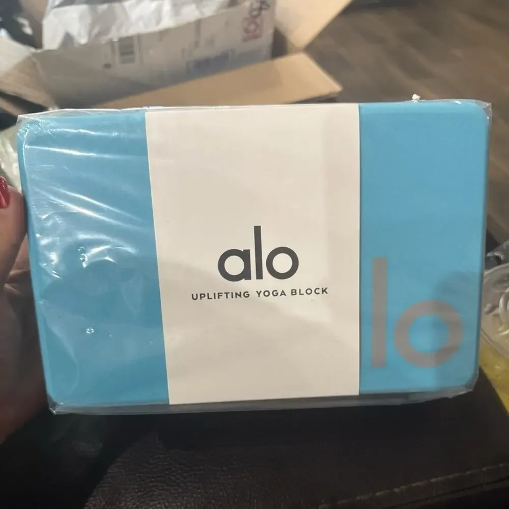 Alo Yoga A0084U Uplifting Foam Yoga Block Blue/Silver One Size 9x4x6 in - Picture 1 of 2